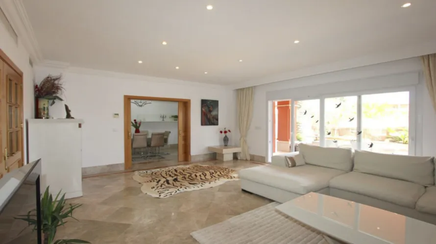Villa de 6 chambres à Marbella, Spain No. 374 № 26