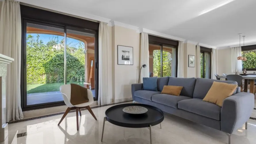 Villa de 4 chambres à Estepona, Spain No. 111 № 21
