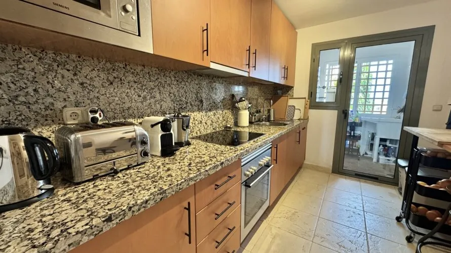 Apartment de 2 chambres à Estepona, Spain No. 412 № 6