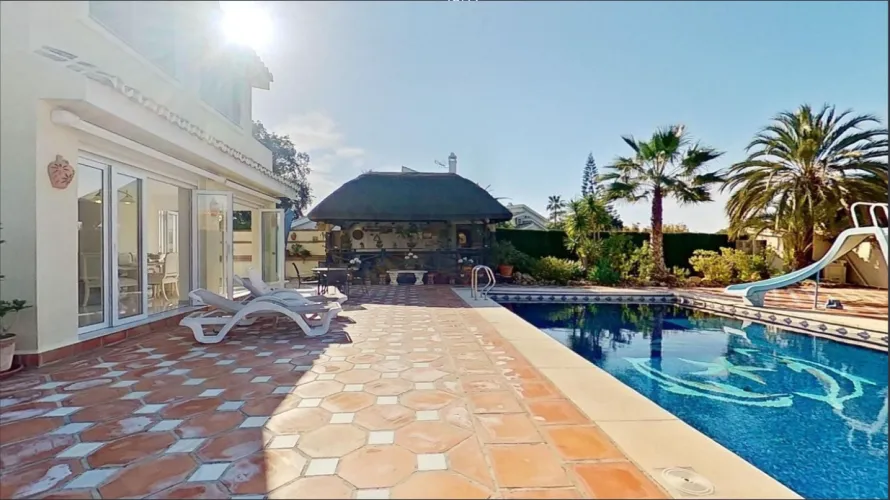 Villa de 3 chambres à Mijas Costa, Spain No. 568 № 2