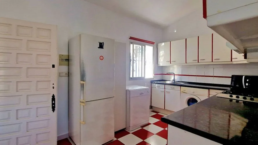 Villa de 4 chambres à Fuengirola, Spain No. 395 № 10