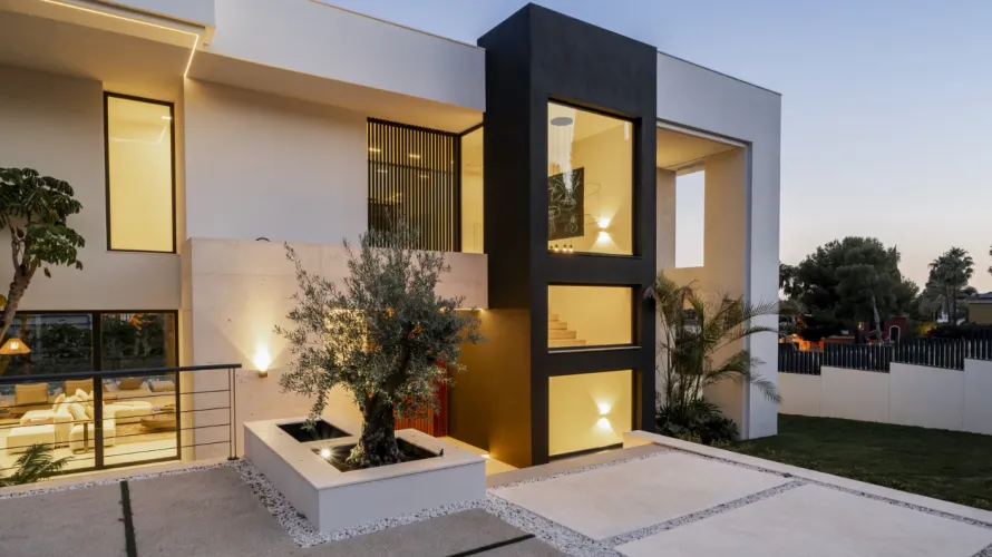 Villa de 5 chambres à Marbella, Spain No. 399 № 24