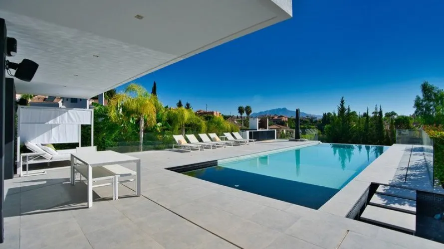 Villa de 4 chambres à Estepona, Spain No. 252