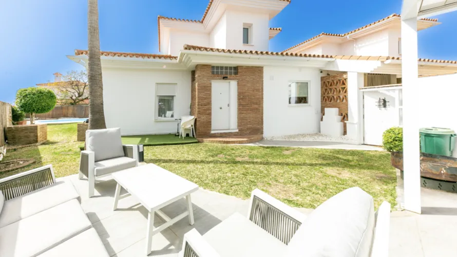 House de 4 chambres à Fuengirola, Spain No. 609