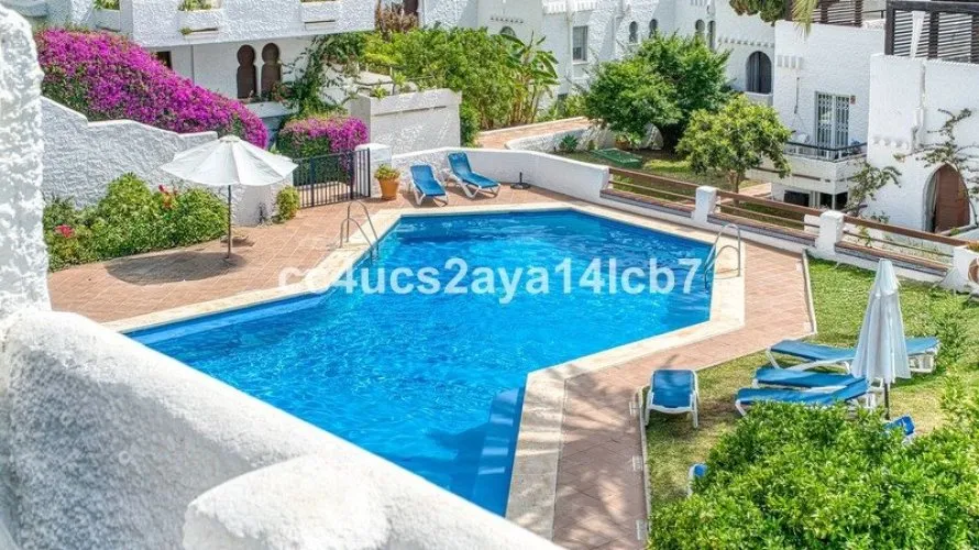 Townhouse de 3 chambres à Nueva Andalucia, Spain No. 558 № 11