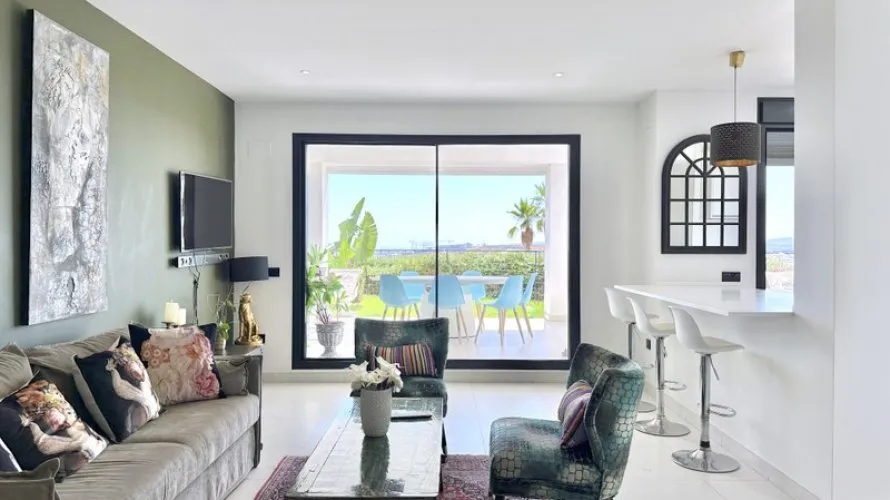 Apartment de 3 chambres à Estepona, Spain No. 539 № 1