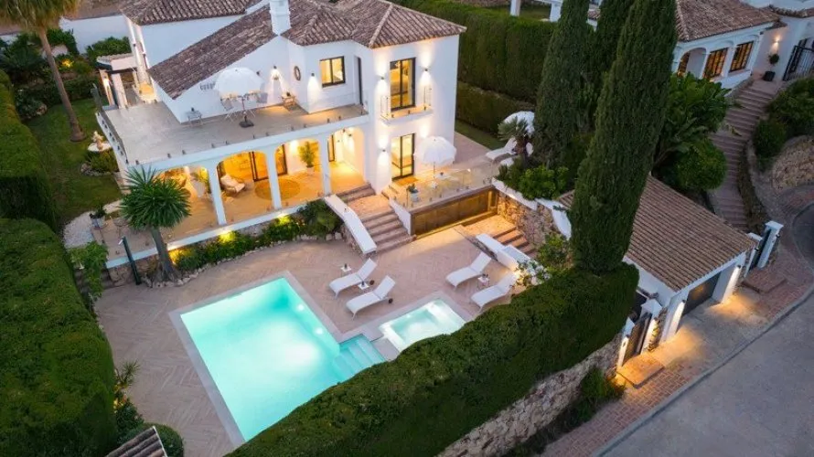 Villa de 4 chambres à Nueva Andalucia, Spain No. 347 № 1