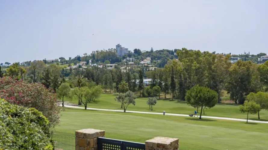 Villa de 4 chambres à Benahavis, Spain No. 354 № 10