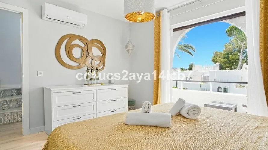Townhouse de 3 chambres à Nueva Andalucia, Spain No. 558 № 28