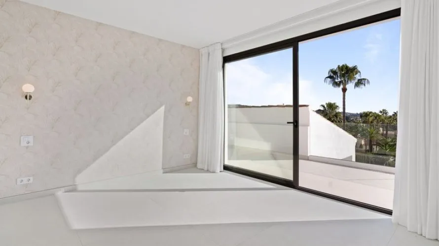Villa de 4 chambres à Marbella, Spain No. 529 № 15