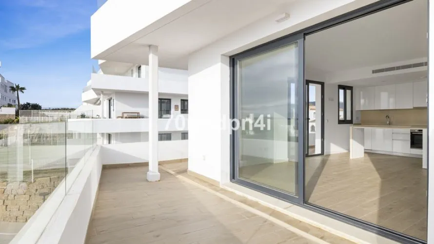 Apartment de 2 chambres à Estepona, Spain No. 508 № 9