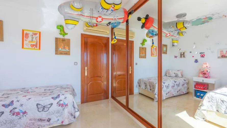Villa de 4 chambres à Las Lagunas, Spain No. 475 № 14