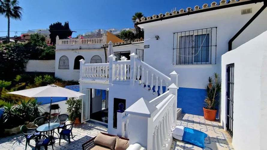 Villa de 4 chambres à Fuengirola, Spain No. 395