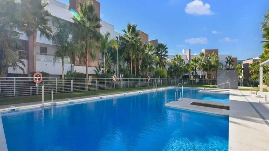 Apartment de 4 chambres à Benahavis, Spain No. 310 № 1