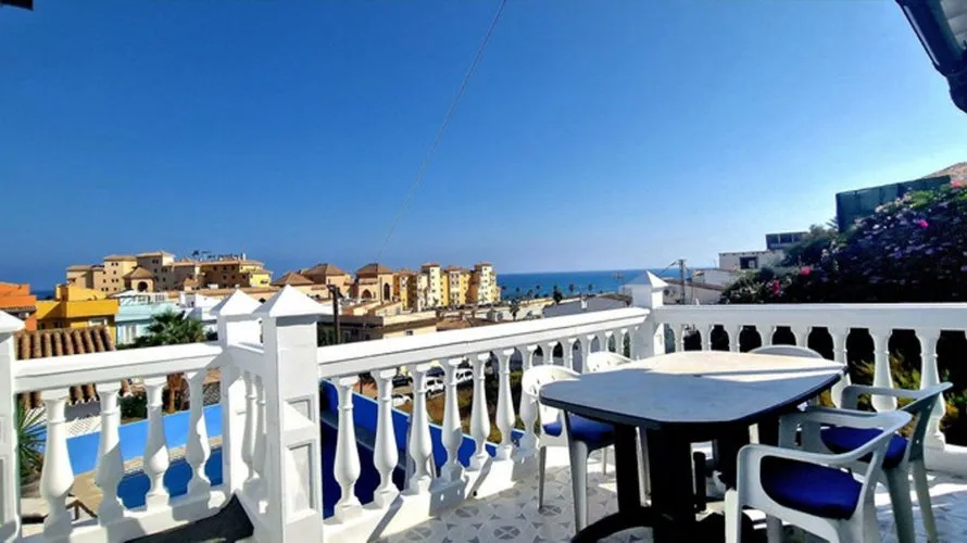 Villa de 4 chambres à Fuengirola, Spain No. 395 № 5
