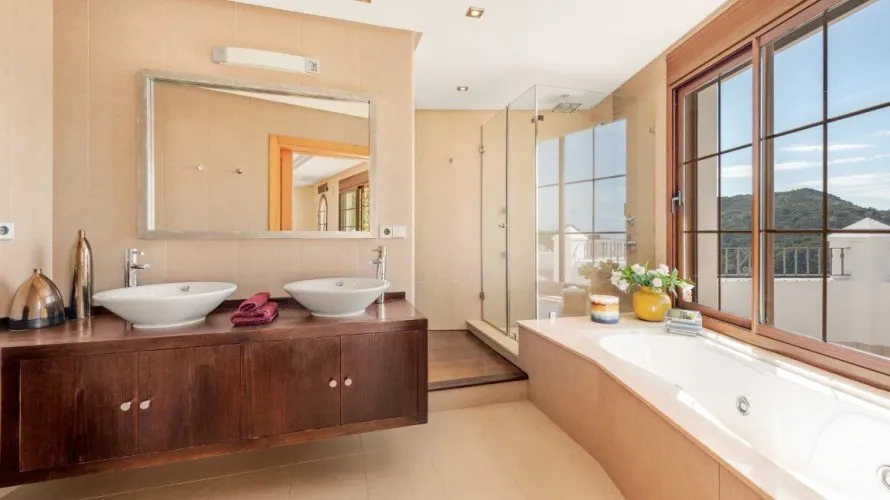 Villa de 5 chambres à Benahavis, Spain No. 499 № 16