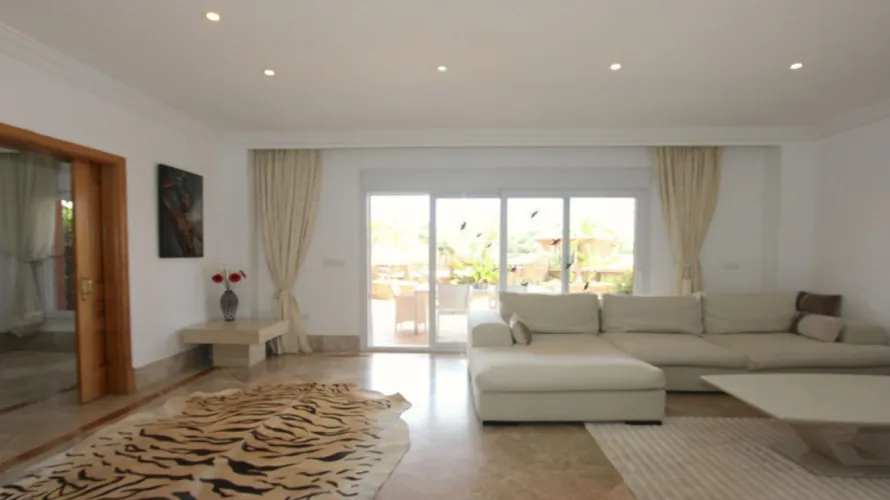 Villa de 6 chambres à Marbella, Spain No. 374 № 27