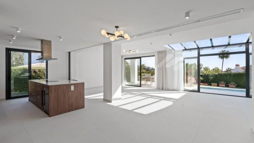 Villa de 4 chambres à Marbella, Spain No. 529 № 4