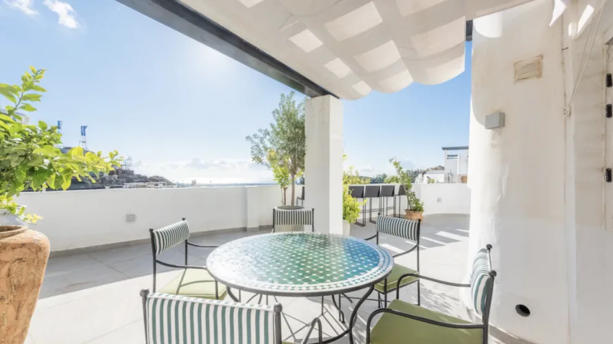 Apartment de 2 chambres à Benahavis, Spain No. 453 № 3