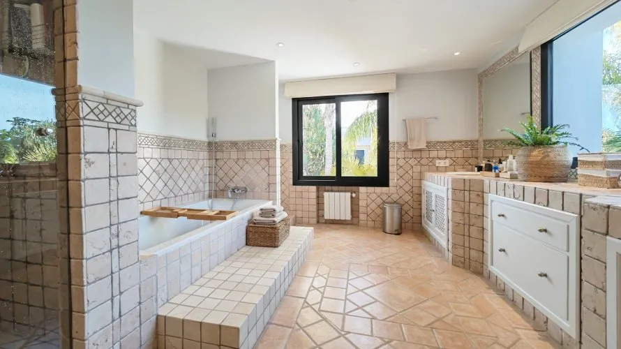 Villa de 4 chambres à Marbella, Spain No. 206 № 10