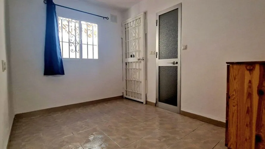 Villa de 4 chambres à Fuengirola, Spain No. 395 № 21