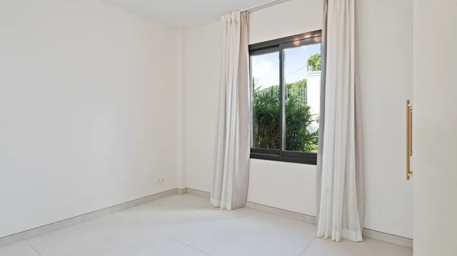 Villa de 4 chambres à Marbella, Spain No. 529 № 24