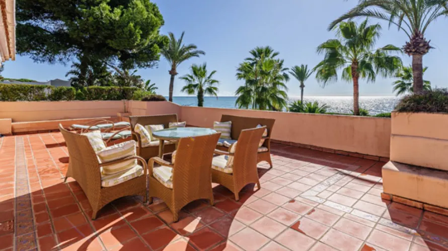 House de 9 chambres à Estepona, Spain No. 396 № 10