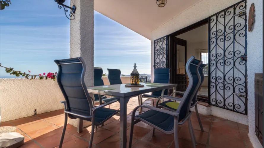 Villa de 4 chambres à Mijas Costa, Spain No. 572 № 9