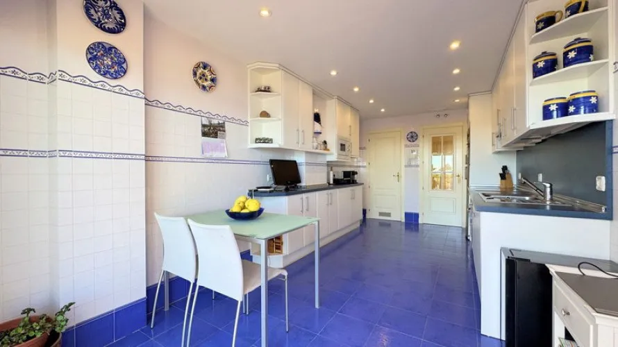 Duplex de 4 chambres à Casares, Spain No. 470 № 24