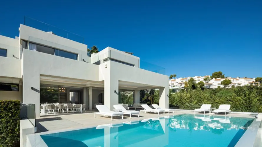 House de 5 chambres à Nueva Andalucia, Spain No. 330 № 2