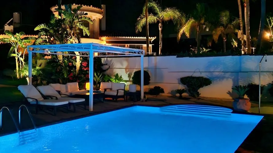 Villa de 5 chambres à Estepona, Spain No. 141 № 1