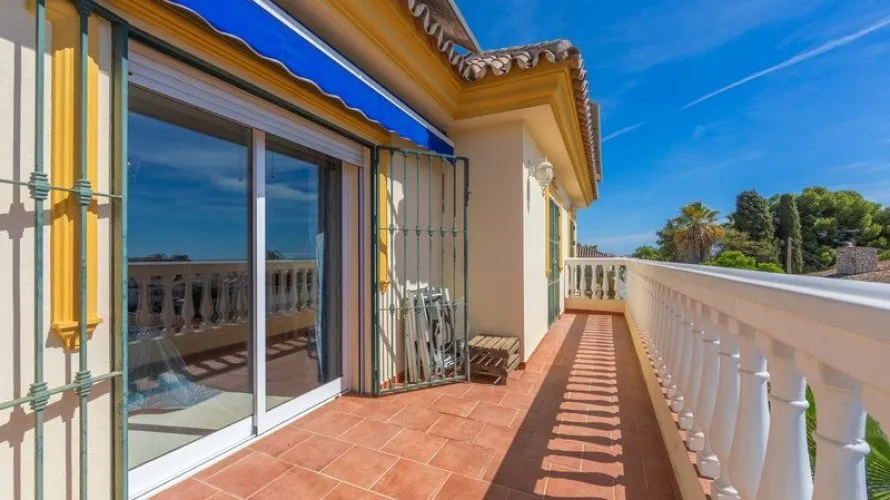 Villa de 4 chambres à Las Lagunas, Spain No. 475 № 20