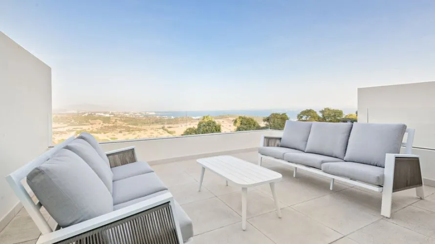 Villa de 3 chambres à Casares, Spain No. 309 № 10