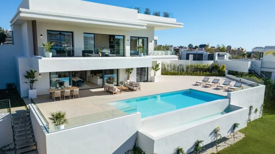 Villa de 5 chambres à Estepona, Spain No. 333 № 26