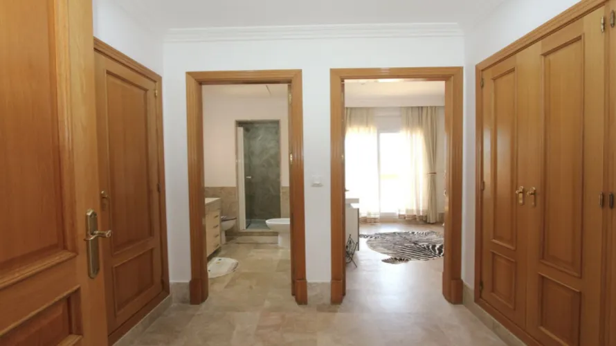Villa de 6 chambres à Marbella, Spain No. 374 № 21