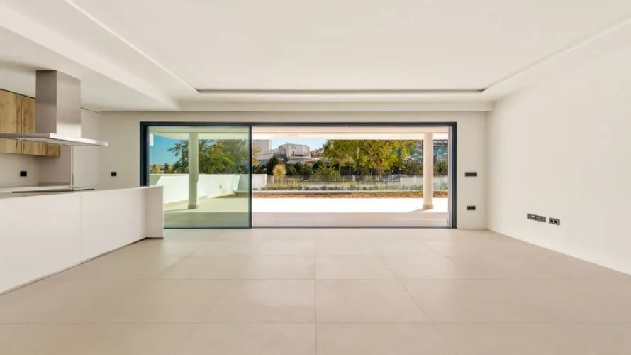 Apartment de 2 chambres à Estepona, Spain No. 275 № 4
