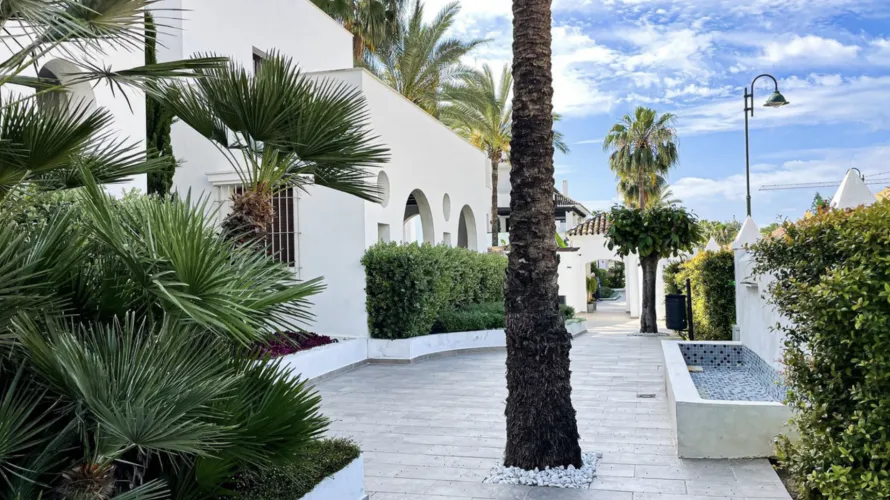 Apartment de 2 chambres à Marbella, Spain No. 590 № 21