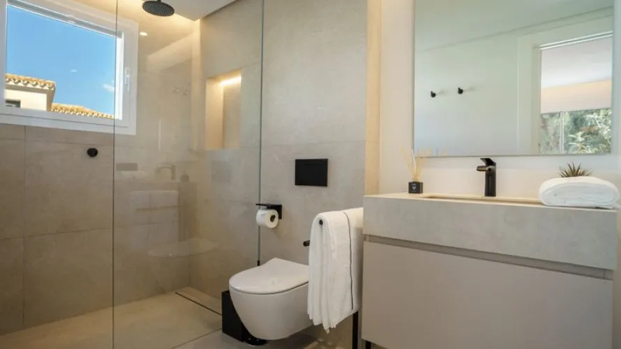 Villa de 5 chambres à Nueva Andalucia, Spain No. 348 № 10