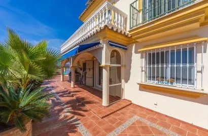 Villa de 4 chambres à Las Lagunas, Spain No. 475
