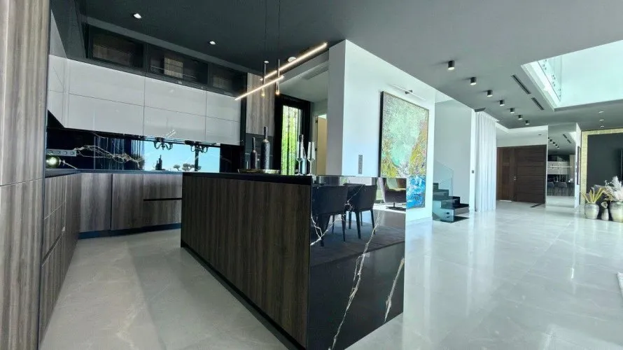 Villa de 890m² à Benidorm, Spain No. 1312 № 10