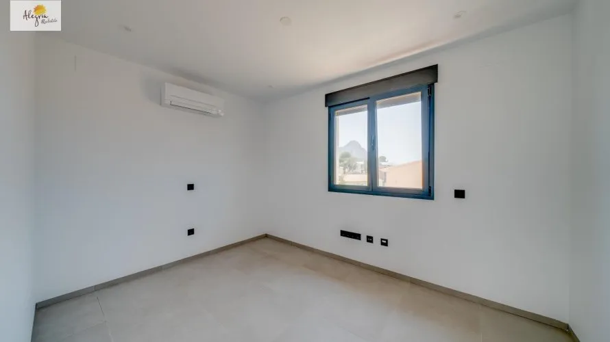 Villa de 5 chambres à Calpe, Spain No. 1105 № 27