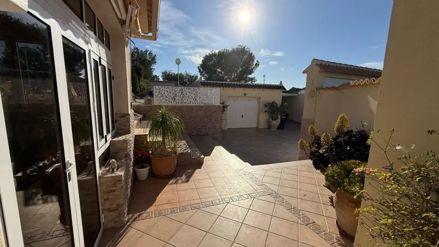 Villa de 4 chambres à Villamartin, Spain No. 1403 № 25