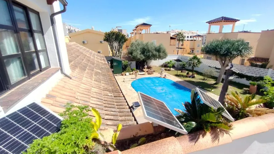 House de 209m² à Alicante, Espagne No. 1350 № 11