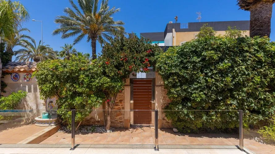 Villa de 4 chambres à Alicante, Spain No. 1269 № 21