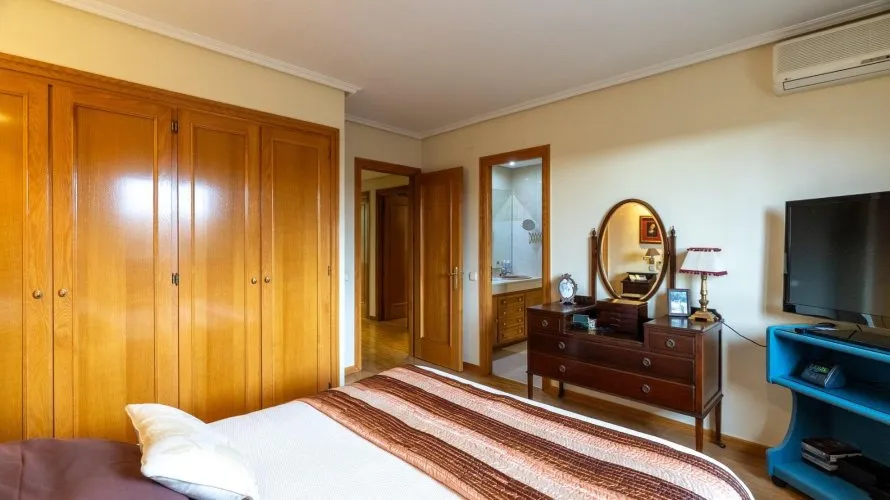 House de 6 chambres à Madrid, Spain No. 1520 № 8