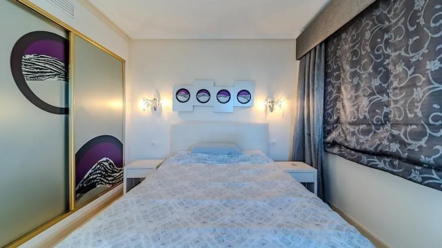 Villa de 5 chambres à Torrevieja, Espagne No. 1261 № 26
