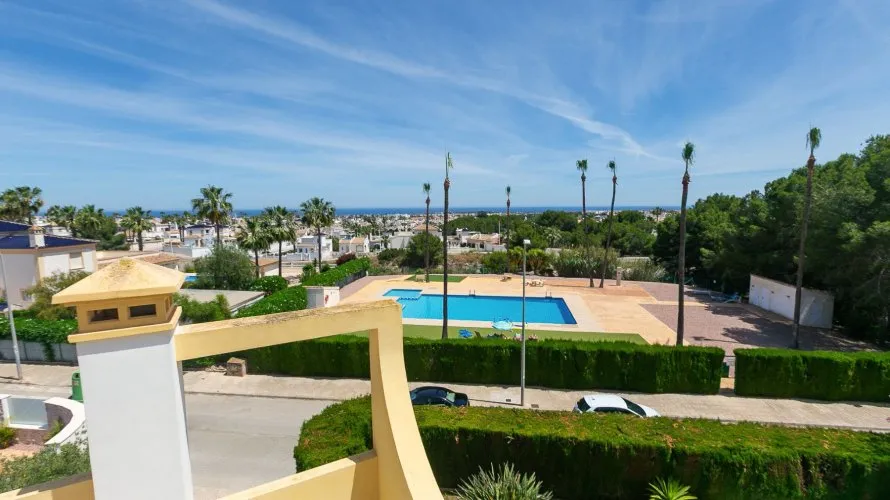 Villa de 194m² à Alicante, Espagne No. 1545 № 27