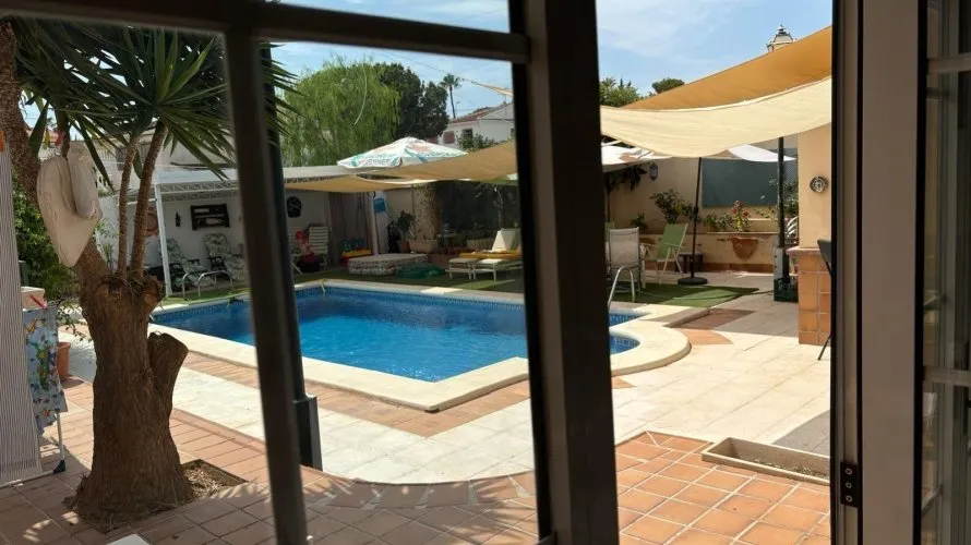 Villa de 4 chambres à Torrevieja, Spain No. 1257 № 11