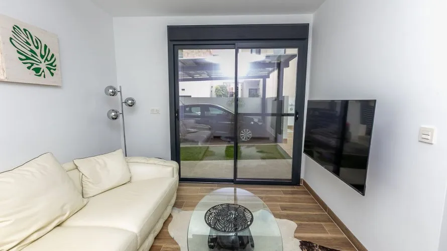 Villa de 120m² à Los Montesinos, Espagne No. 1419 № 11