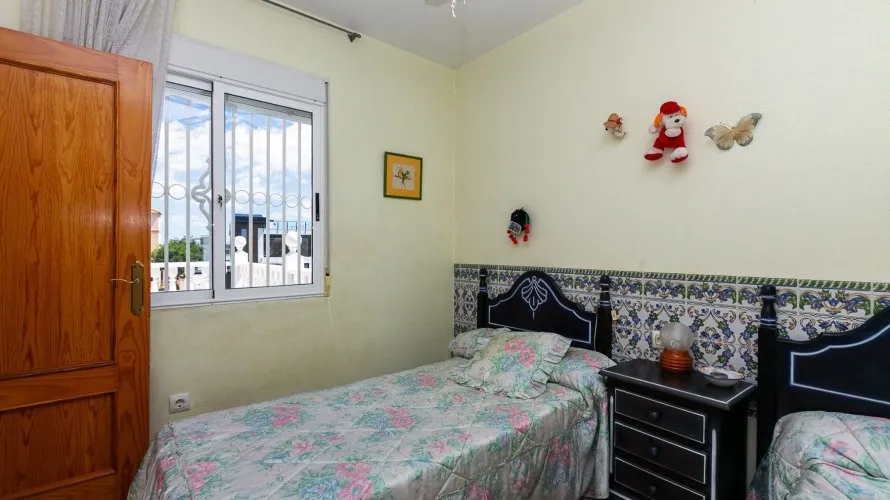 Villa de 158m² à Cabo Roig, Spain No. 1437 № 2